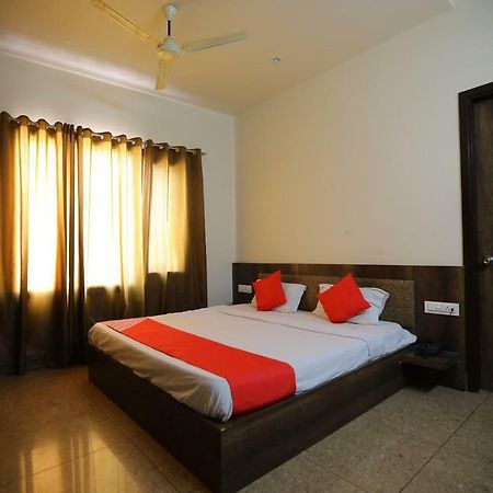 Oyo 40791 Hotel Hot N Fast Suratgarh Exterior photo