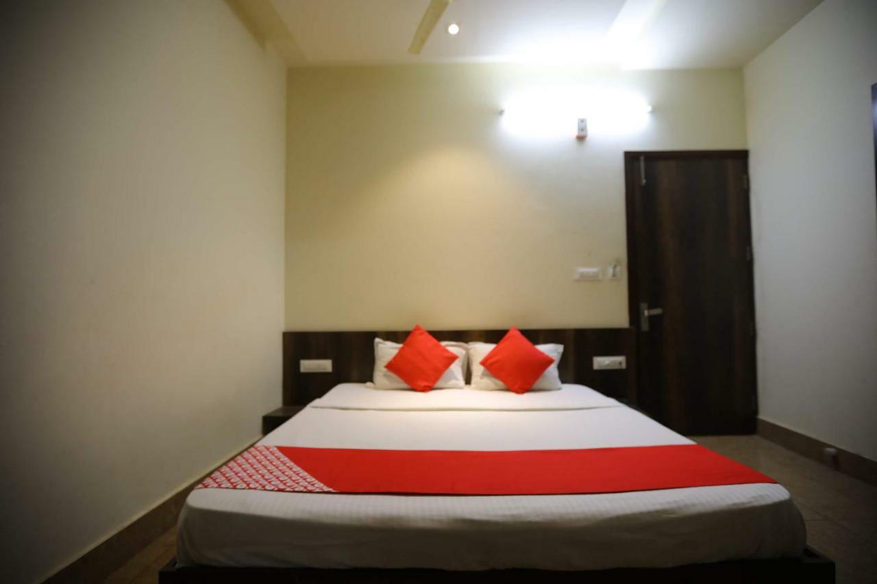 Oyo 40791 Hotel Hot N Fast Suratgarh Exterior photo