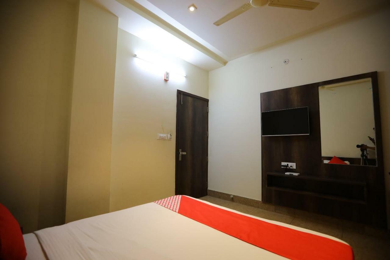 Oyo 40791 Hotel Hot N Fast Suratgarh Exterior photo